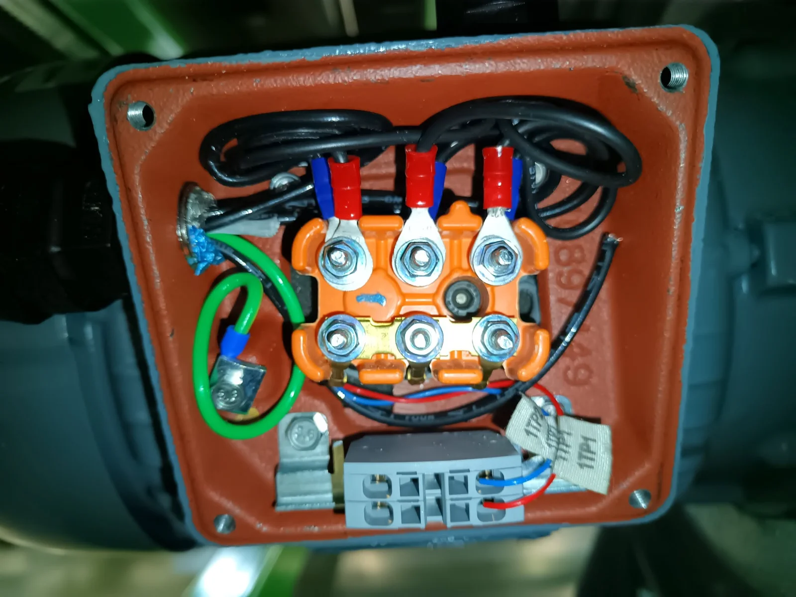 Realizacja DGinstal-bud — prace elektryczne we Wrocławiu i okolicy (7)