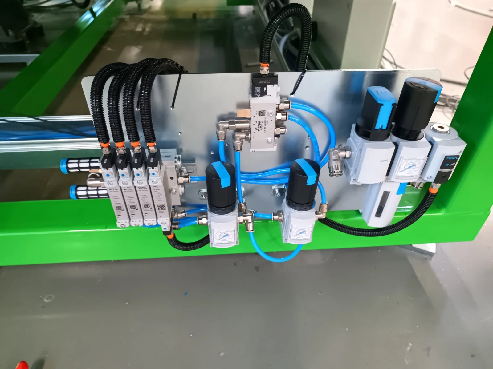 Realizacja DGinstal-bud — prace elektryczne we Wrocławiu i okolicy (8)